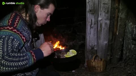 Endless Winter🥶 1 Hour Bushcraft in the North [Camping, Survival]