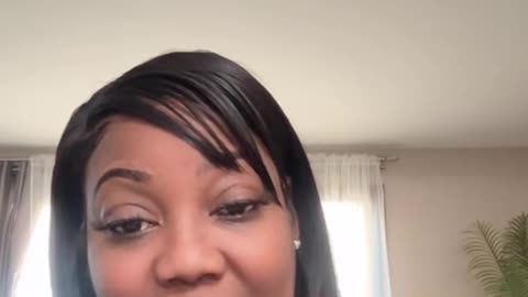 Tomi reading Kream