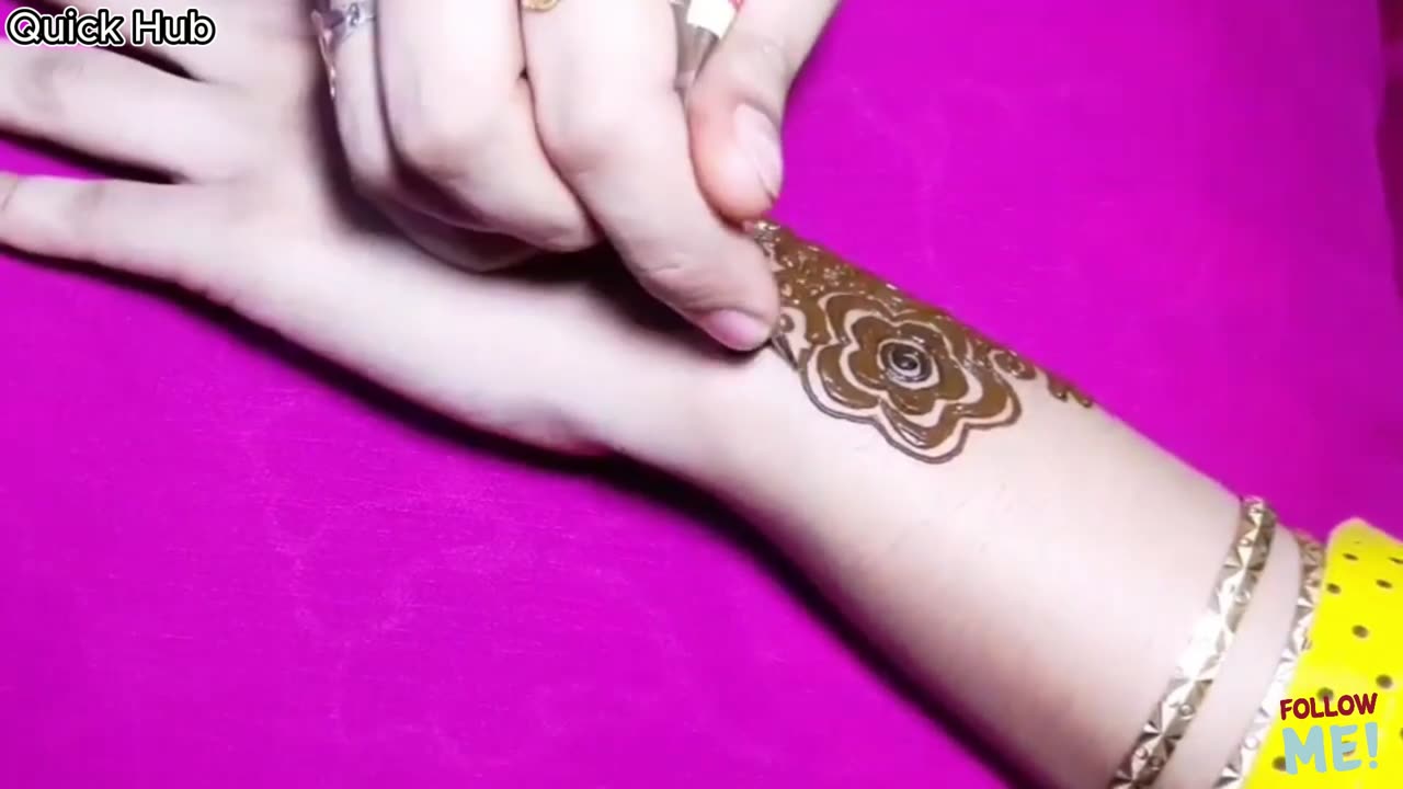 simple royal front hand mehndi design 2025