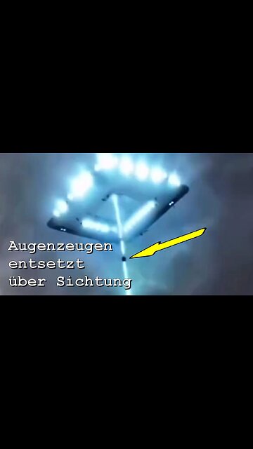 Ein Vierecks Mutterschiff-UFO öffnet in seinem Inneren ein Portal & entlädt Plasma Laserstrahlen