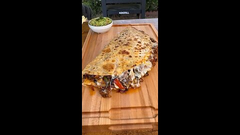 Follow for more ASMR videos🌮🍟 Credits: @cooking_with_fire___ #mukbang #asmr #fastfood #asmreating