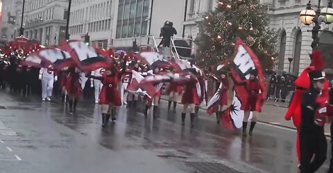 Christmas Parade | Jingle Bell Rockin' Around the Christmas Tree