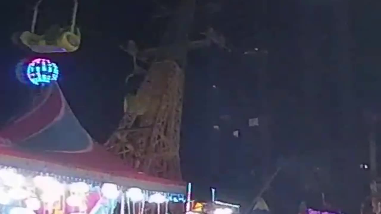 Mechanical tower collapses at fair in Acapulco, Mexico, injuring at least 5 people.