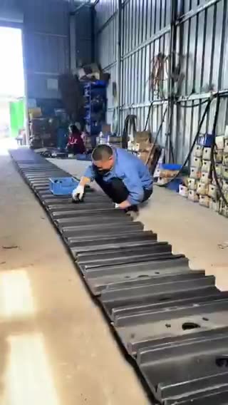 How excavator track chains are made