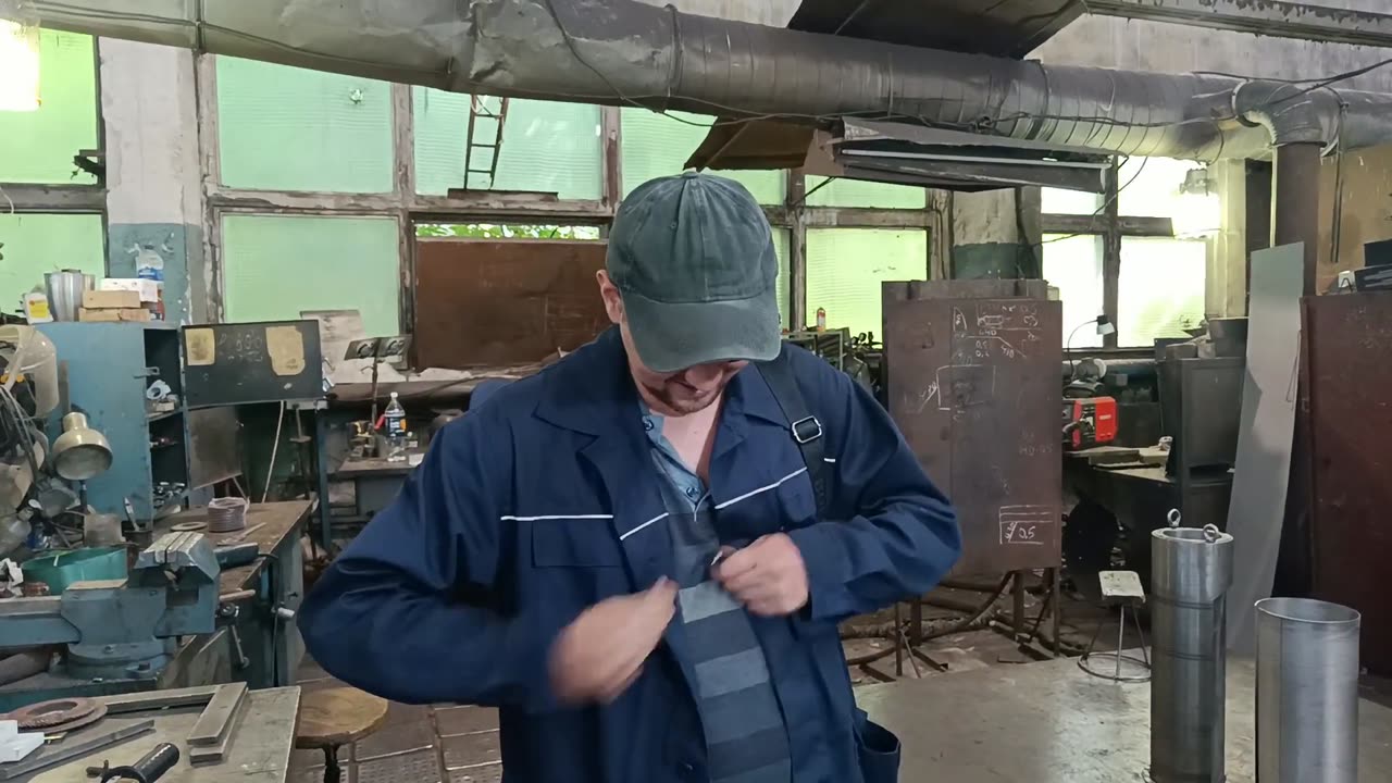 ОТец сделал пугач из трубки и гвоздя