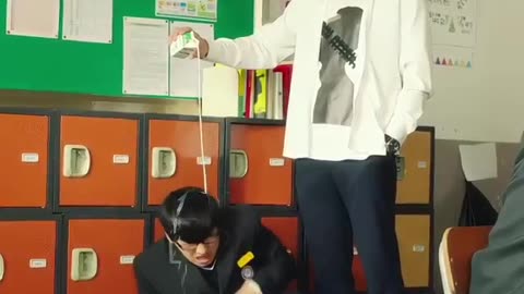 He saved his classmate from the bully 👊🏻😤 _ _shorts(360P)