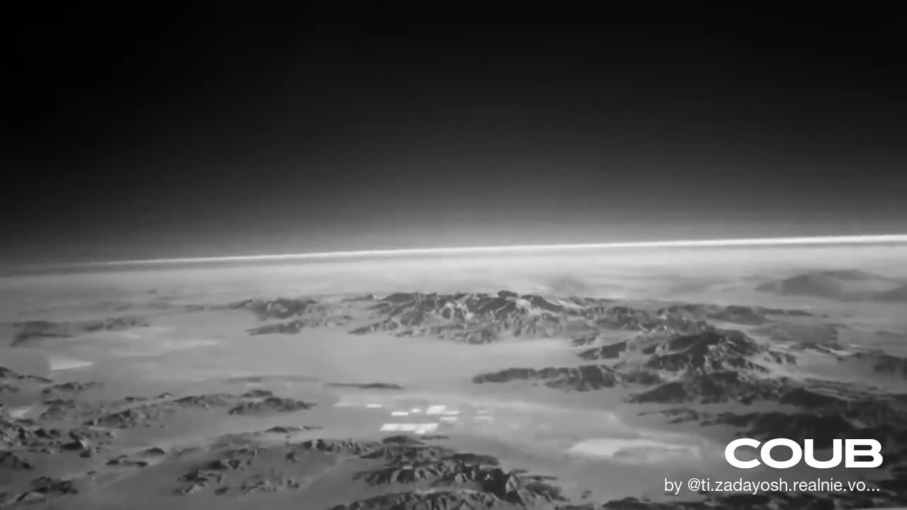 Infrared horizon from 33 000 ft