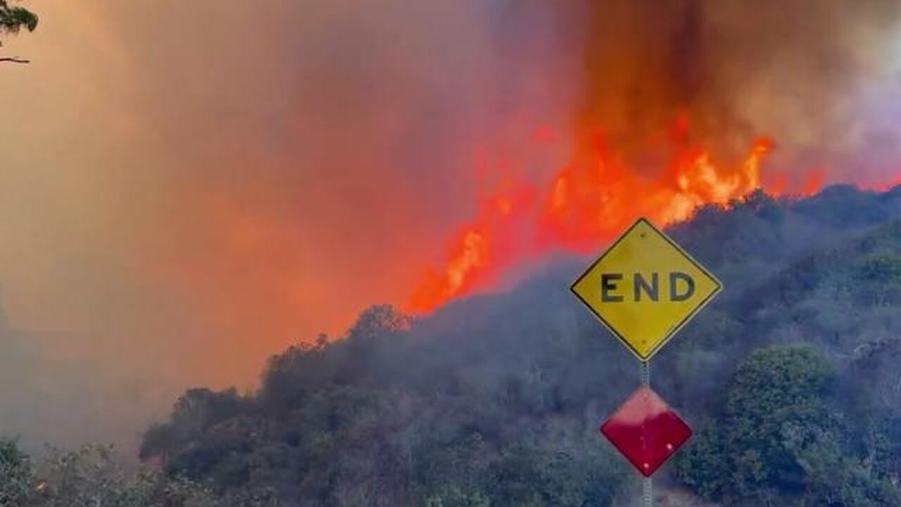 🎥 FUSCO 🎞️ 2025-01-08 FIRES PALISADES SANTA MONICA CALIFORNIA EMBERS MELT CARS TO PUDDLES, NOT DEW s