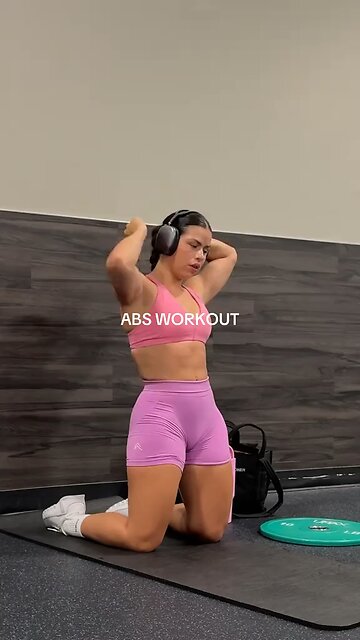 Train abs with isabella 🍔