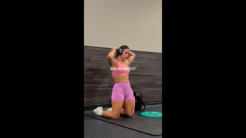 Train abs with isabella 🍔 