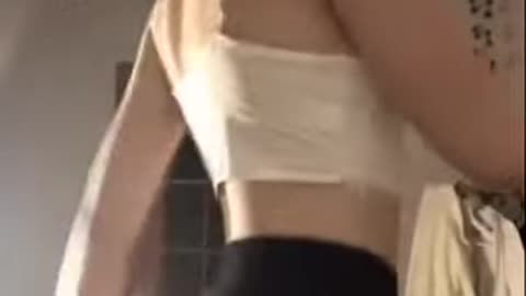 beautiful girl with sexy ass dancing on live with naked body (must watch)
