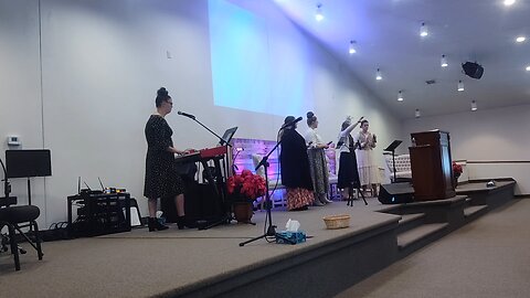 New Hope Apostolic Power Praise Team -I Came Out Of That Grave