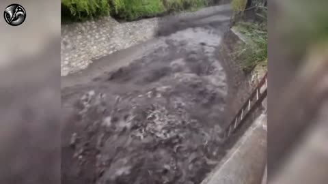 Los Angeles Flooding Leads To Severe Mudslides in Malibu, California In Chaos, Roads Are Impassable.