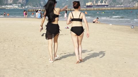 Beach walk - Bikini sexy fascinated by the beauty of the ha long girls