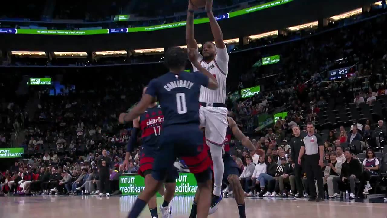 LA Clippers - OH MY GOODNESS 😱 GET UP, NORM 😱
