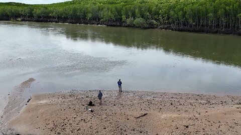 Short video fishing at Buffalo Creek, NT