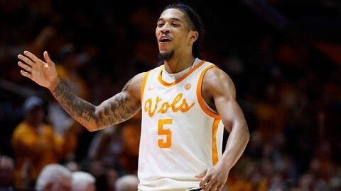 Basketball Buzz: 2024-25 College Season Highlights!
