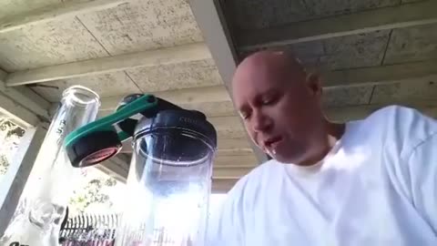 Man smokes the world’s hottest pepper from a bong