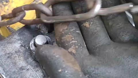 This Welder’s Incredible Invention: A Chain Printing Tool Made from Scrap Metal