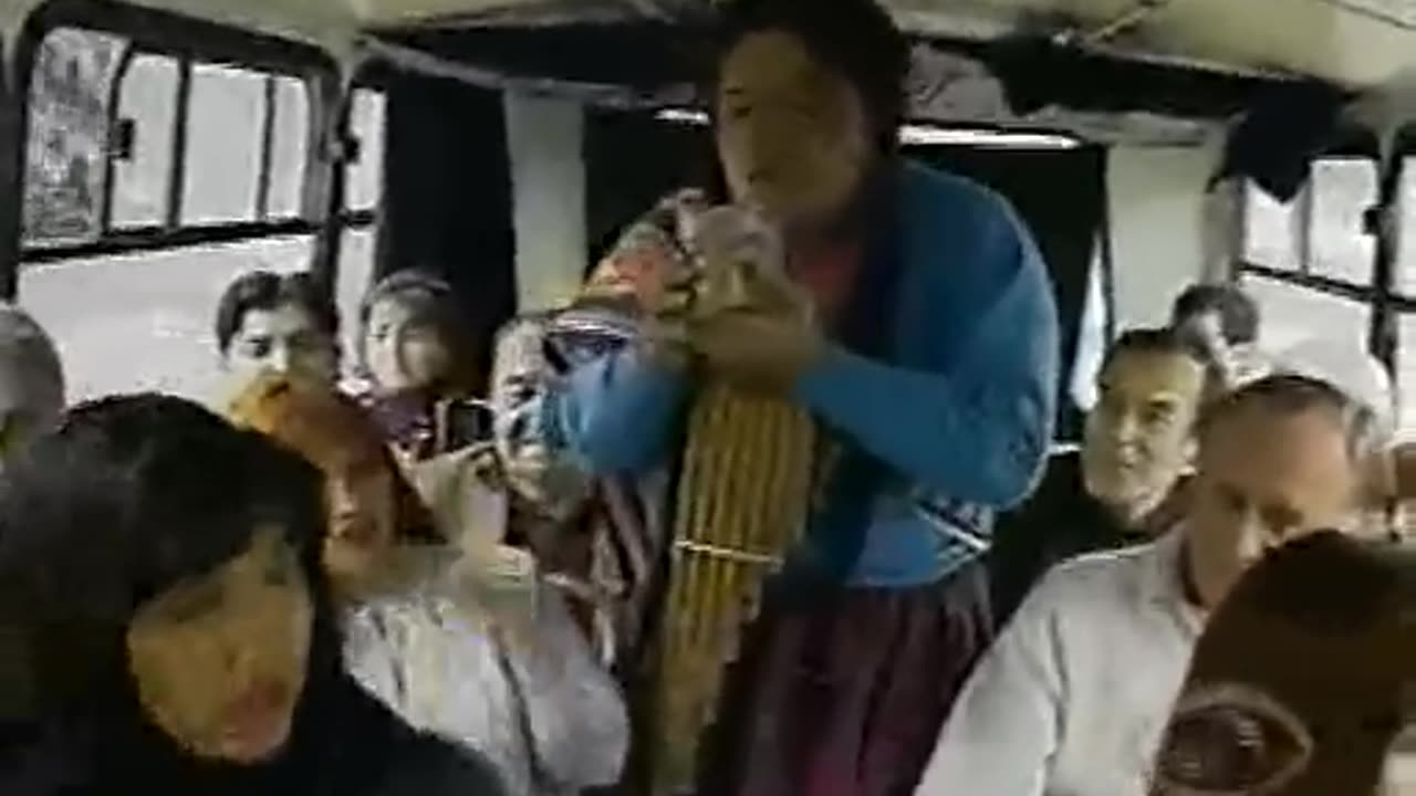 la paisana jacinta en la combi