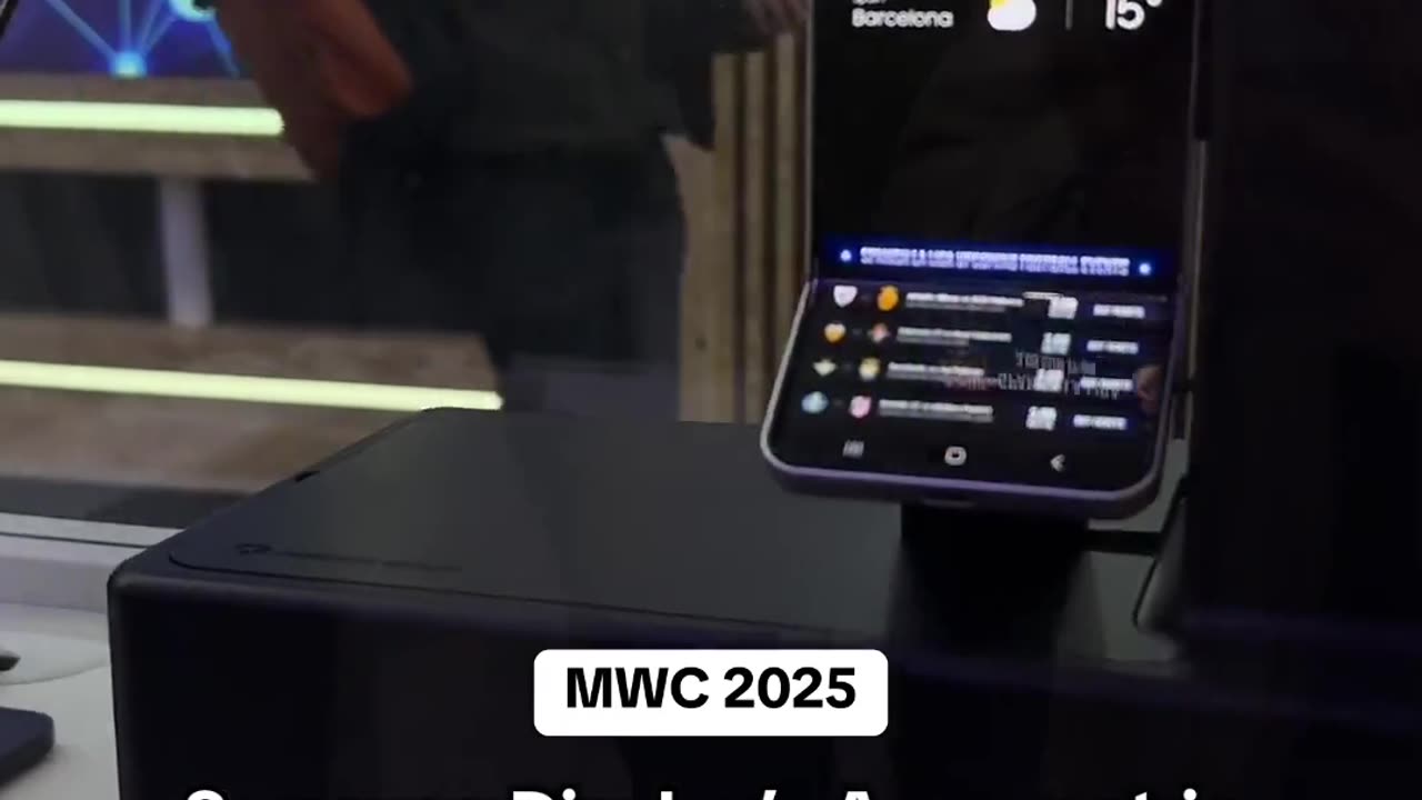 Samsung Display's Asymmetric Flip Concept
