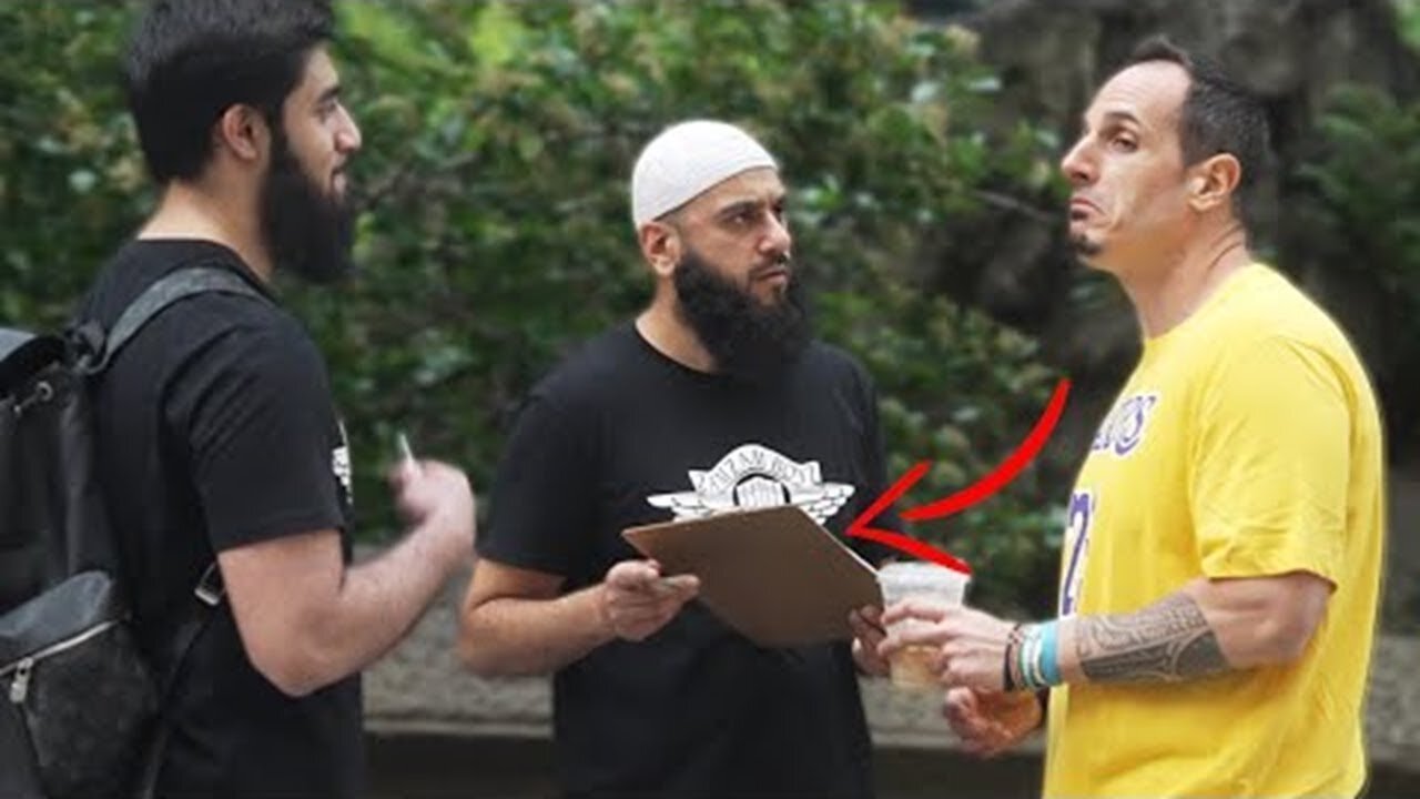 Muslim PRANKING Lgbtq community! (HIDDEN CAMERA) 🏳️‍🌈😂