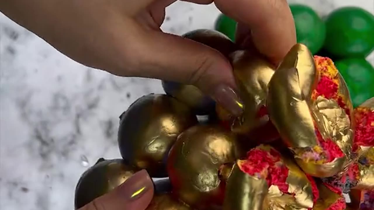 This Shiny Ball Game is the Ultimate Stress Buster! 😌💥
