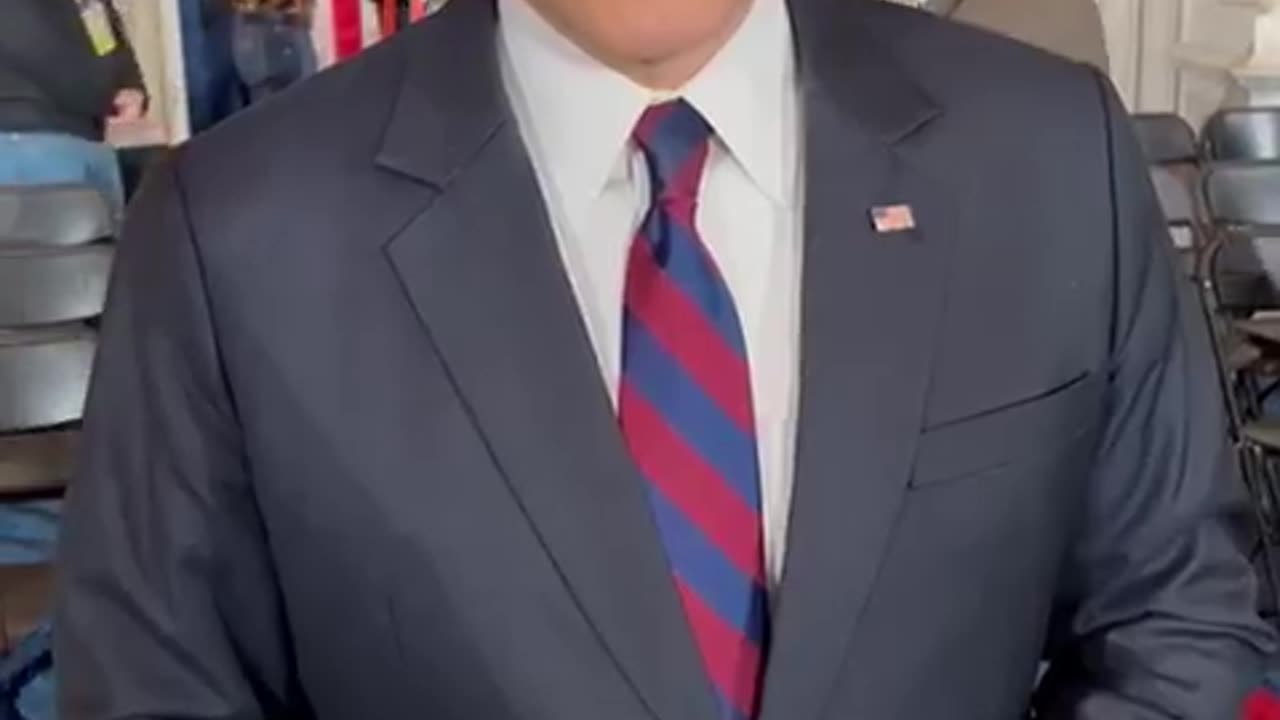 Mike Johnson gives a tour of the Capitol Rotunda, where Donald Trump will be sworn in…