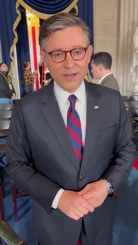 Mike Johnson gives a tour of the Capitol Rotunda, where Donald Trump will be sworn in…