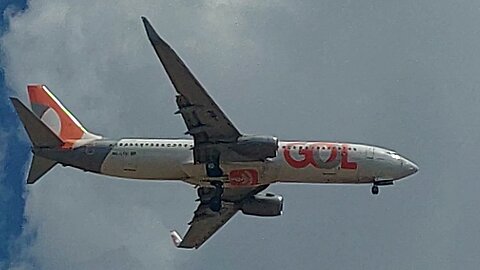 Airbus A320NEO PR-YYL coming from Belo Horizonte and Boeing 737-800 PR-GTH from Rio to Fortaleza