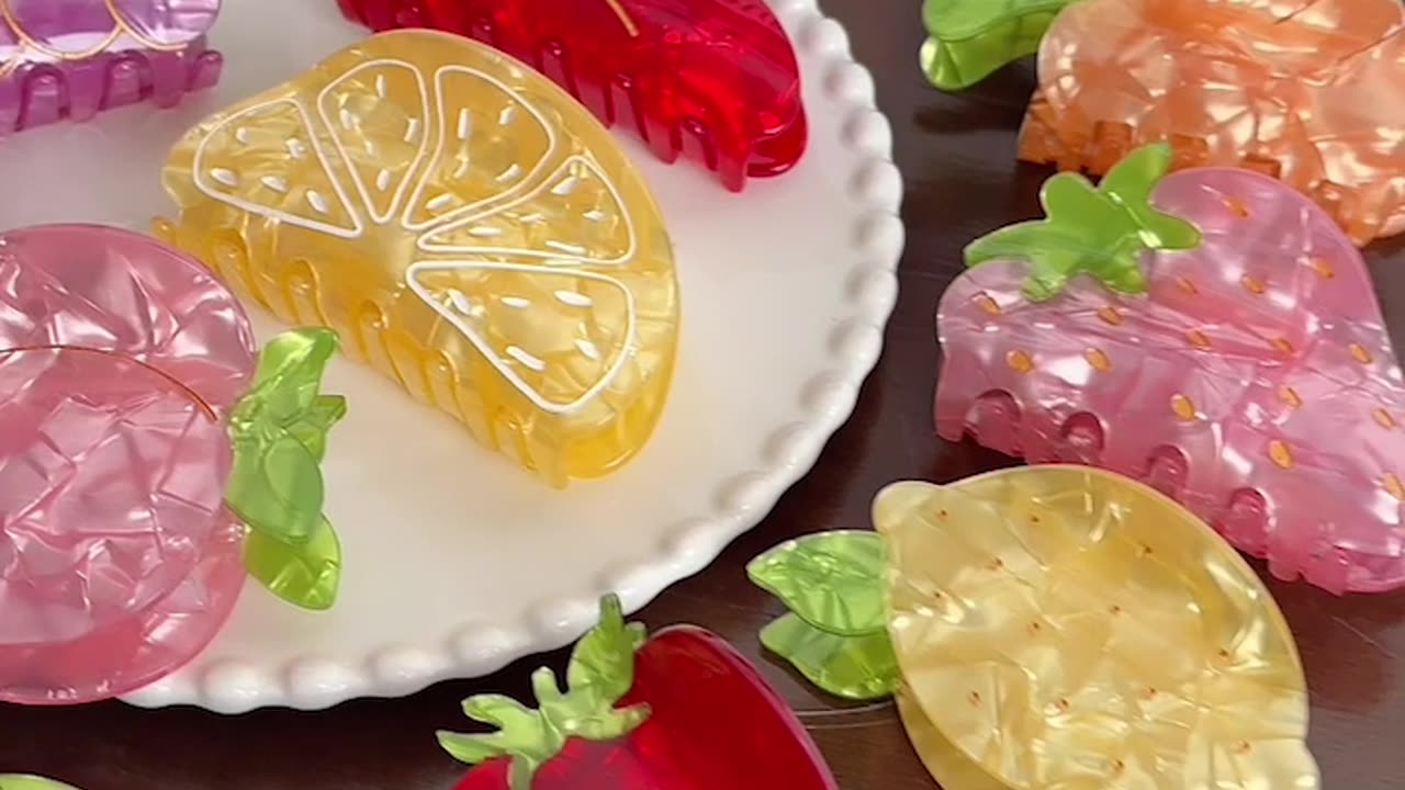 Exquisite fruit hair grabbing