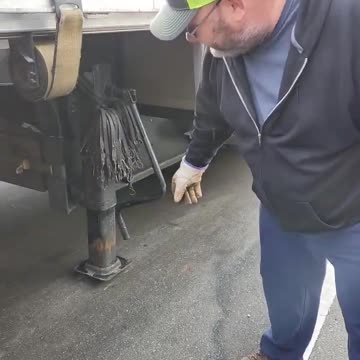 Unhooking a trailer