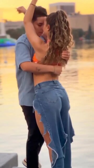 Just classy dancing. Very nice.