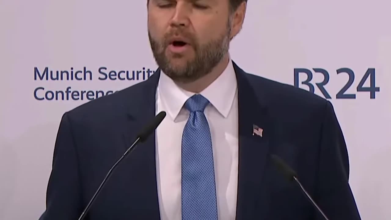 Vicepresidente de EE.UU. critica la democracia europea y resta importancia a la amenaza de Rusia
