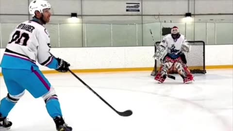 🏒 Pavel Barber