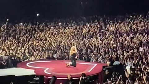 Sabrina Carpenter performing "because i liked a boy" at Birmingham Short n' Sweet