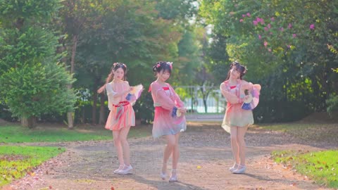 DANCE CHINES GIRLS