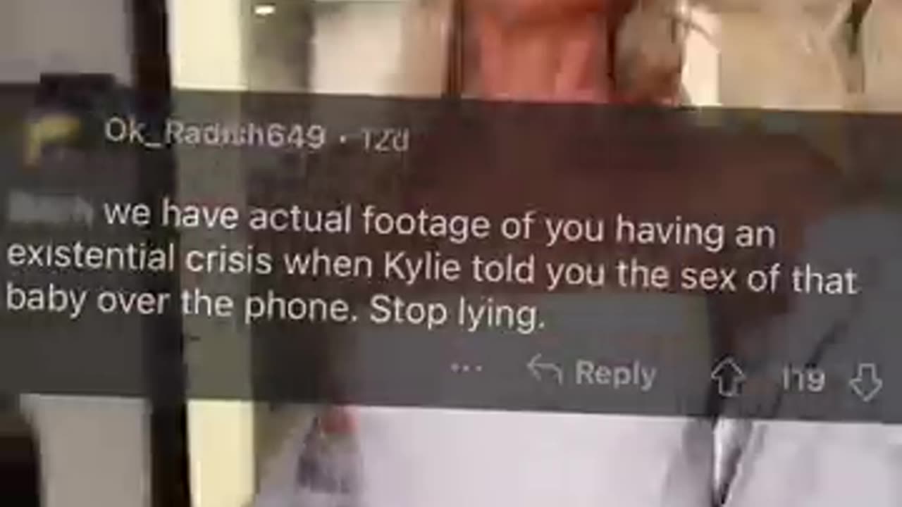 Fans go after Khloe, acusing her for lying!