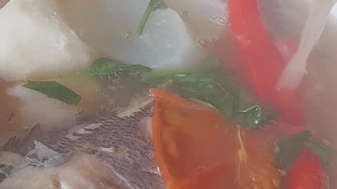 How to cook Fish Sinigang with Gabi n Spinach! A Traditional and comfort Filipino Dish🐟