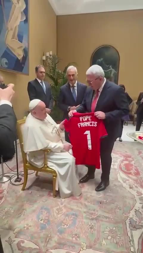 Presidenti Duka takon Papen