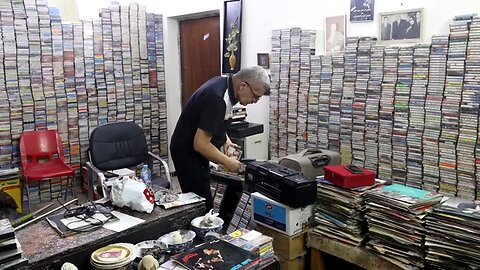 Iraqi cassette tape enthusiast rewinds through memory lane