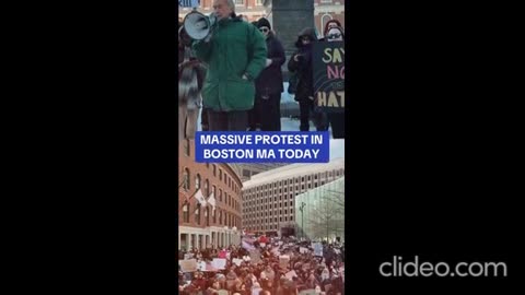 ПРОТЕСТИТЕ В САЩ И БЕЗУМИЯТА НА ТРЪМП В ЕДИН КЛИП