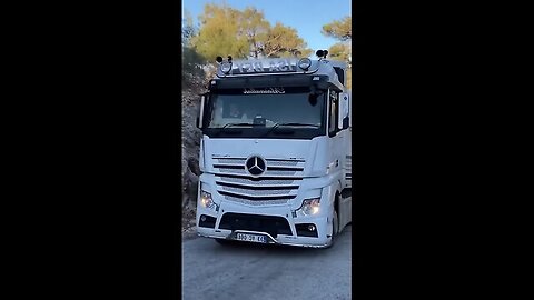 Truck , There are no hills for those who want problems on the trip