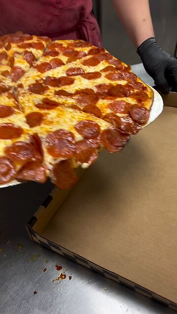 Follow for more ASMR videos🌮🍟 Credits: @burattinopizza #mukbang #asmr #fastfood #asmreating