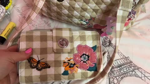 What's in my Vera Bradley Bag in Peach Blossom Picnic.