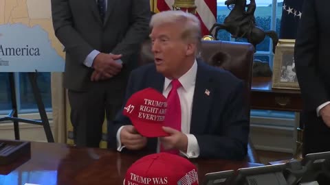 Trump offers HILARIOUS present for the liberal media that hate him