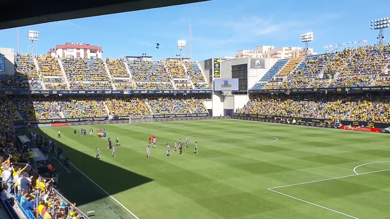 Cadiz CF 'El Submarino Amarillo' (The Yellow Submarine) splendid Stadio 'Nuevo Mirandilla'