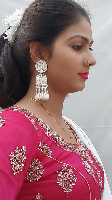 Most Brilliant Questions Asking Strangers Girl 😂😂 #funny #streetstyle #question #traveltips #comed