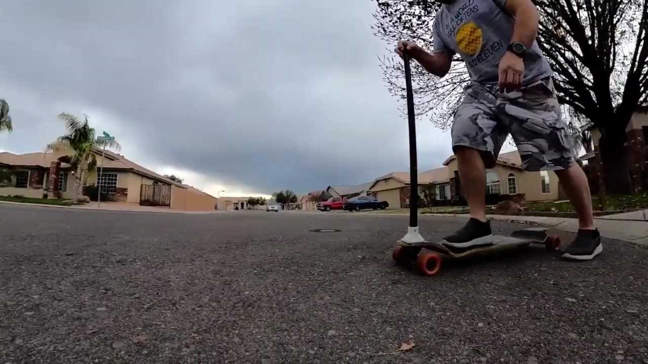 Tiny Shredder Rides Big! 🛹🔥 Skateboard Handle - Learn to skate - Learn to push switch