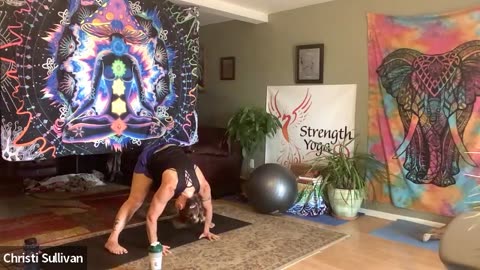 30 Min Energizing Strength Yoga